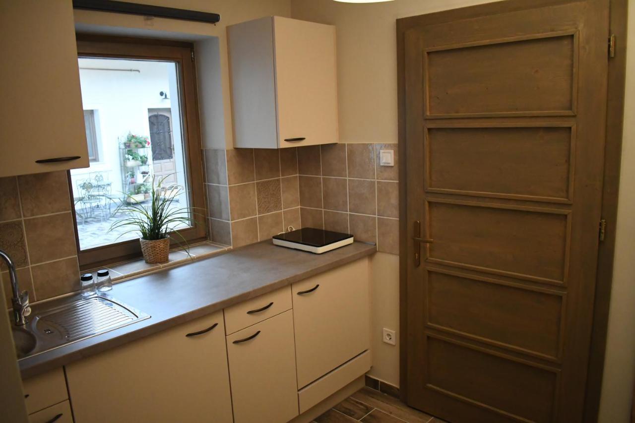 Vatus Apartmanhaz Vác المظهر الخارجي الصورة
