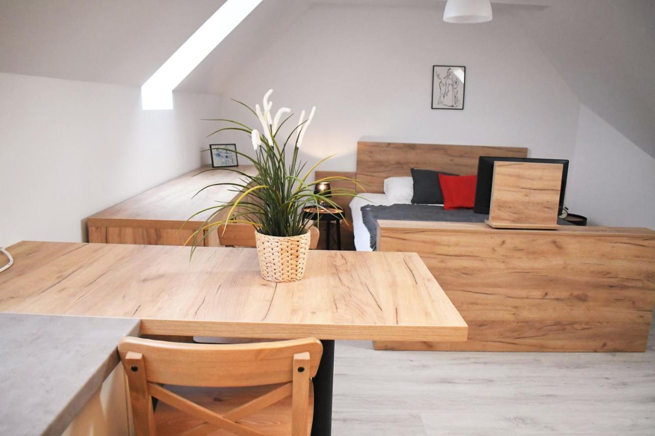 Vatus Apartmanhaz Vác المظهر الخارجي الصورة