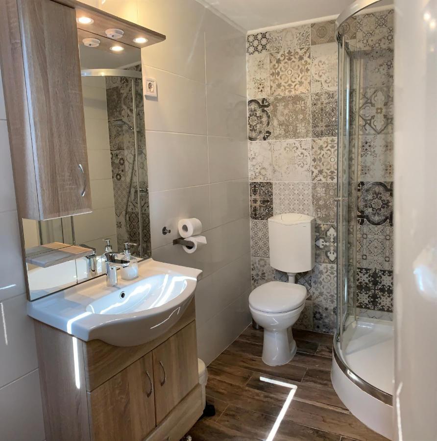 Vatus Apartmanhaz Vác المظهر الخارجي الصورة