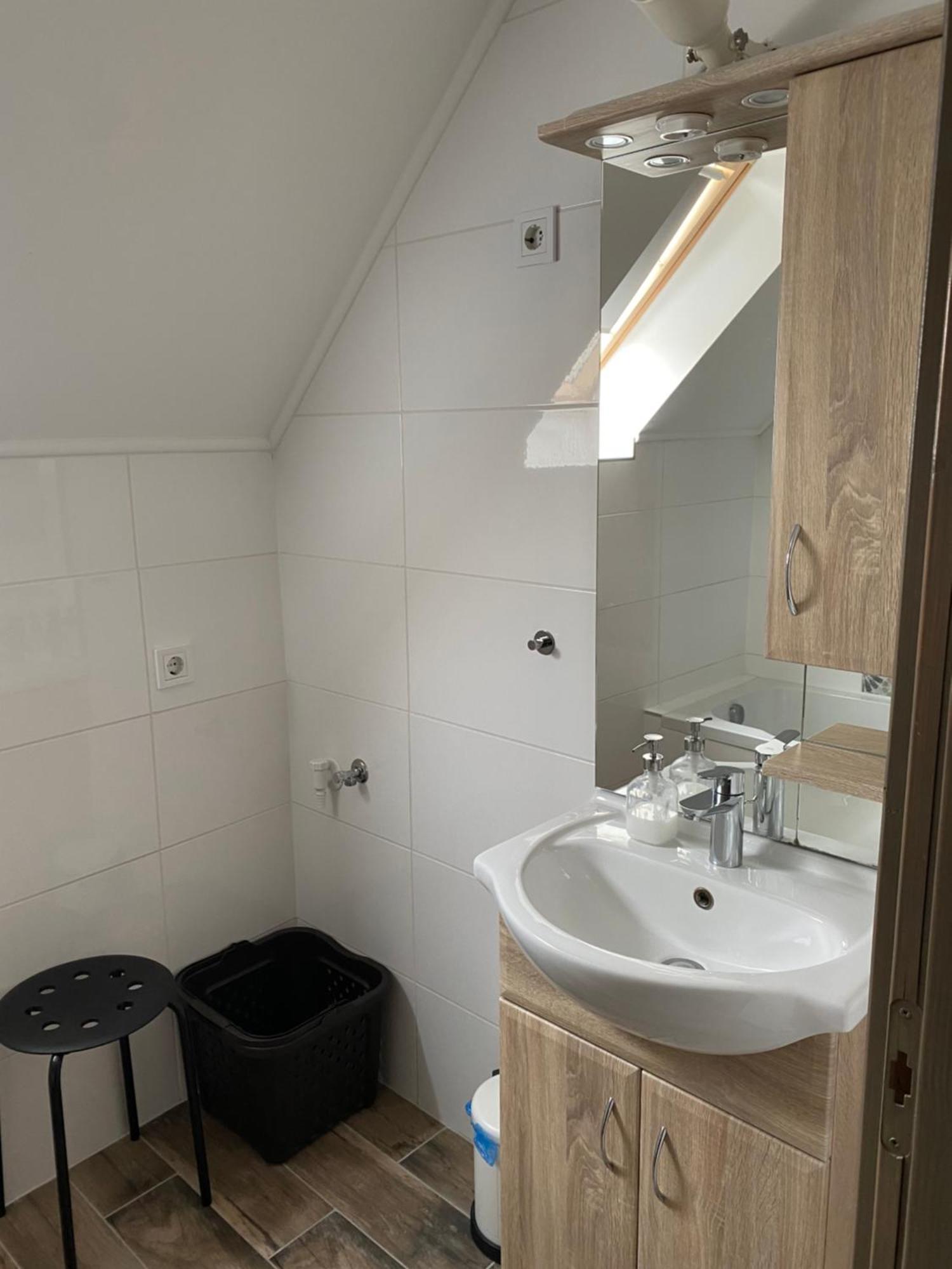 Vatus Apartmanhaz Vác المظهر الخارجي الصورة