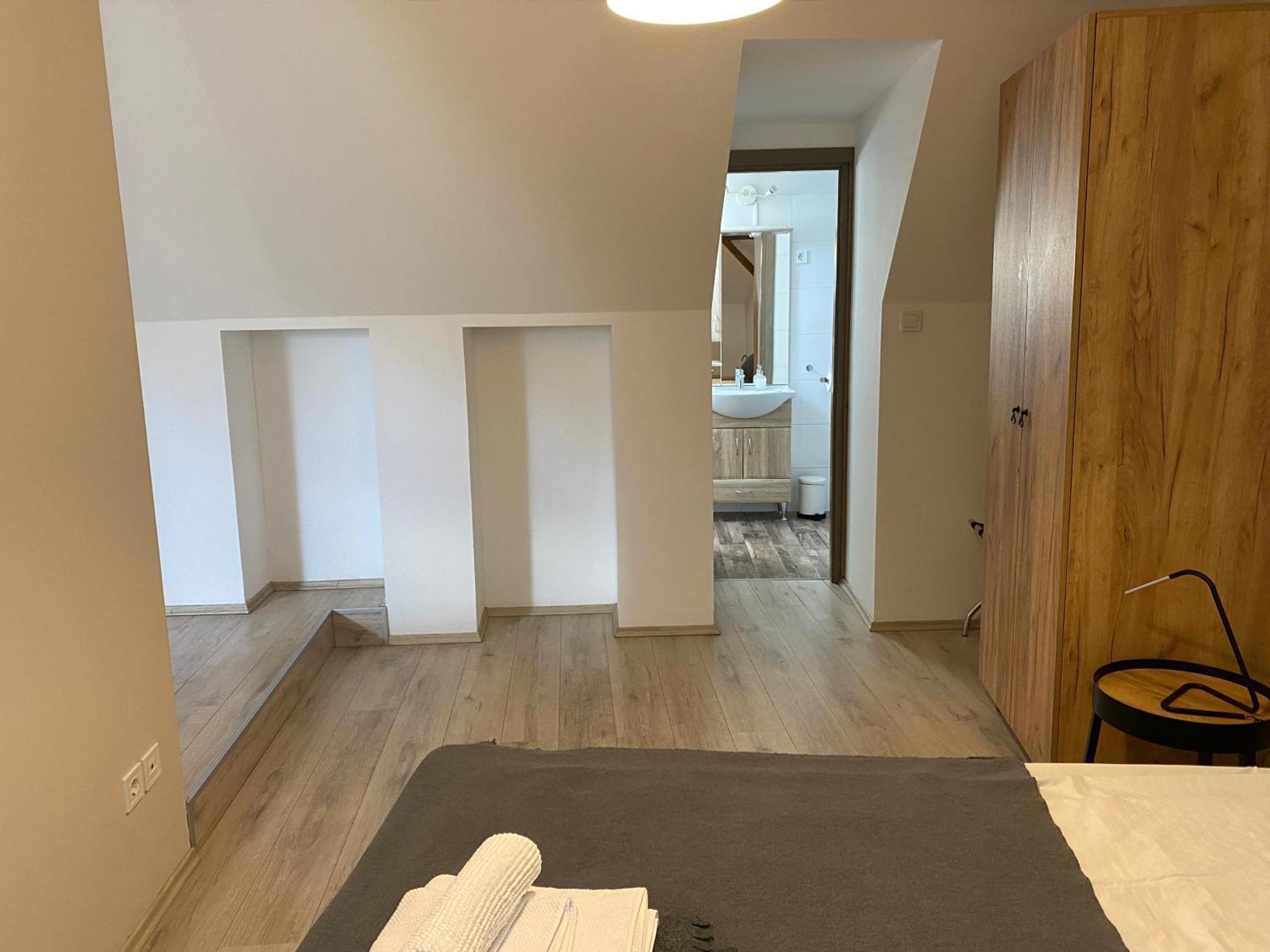 Vatus Apartmanhaz Vác المظهر الخارجي الصورة