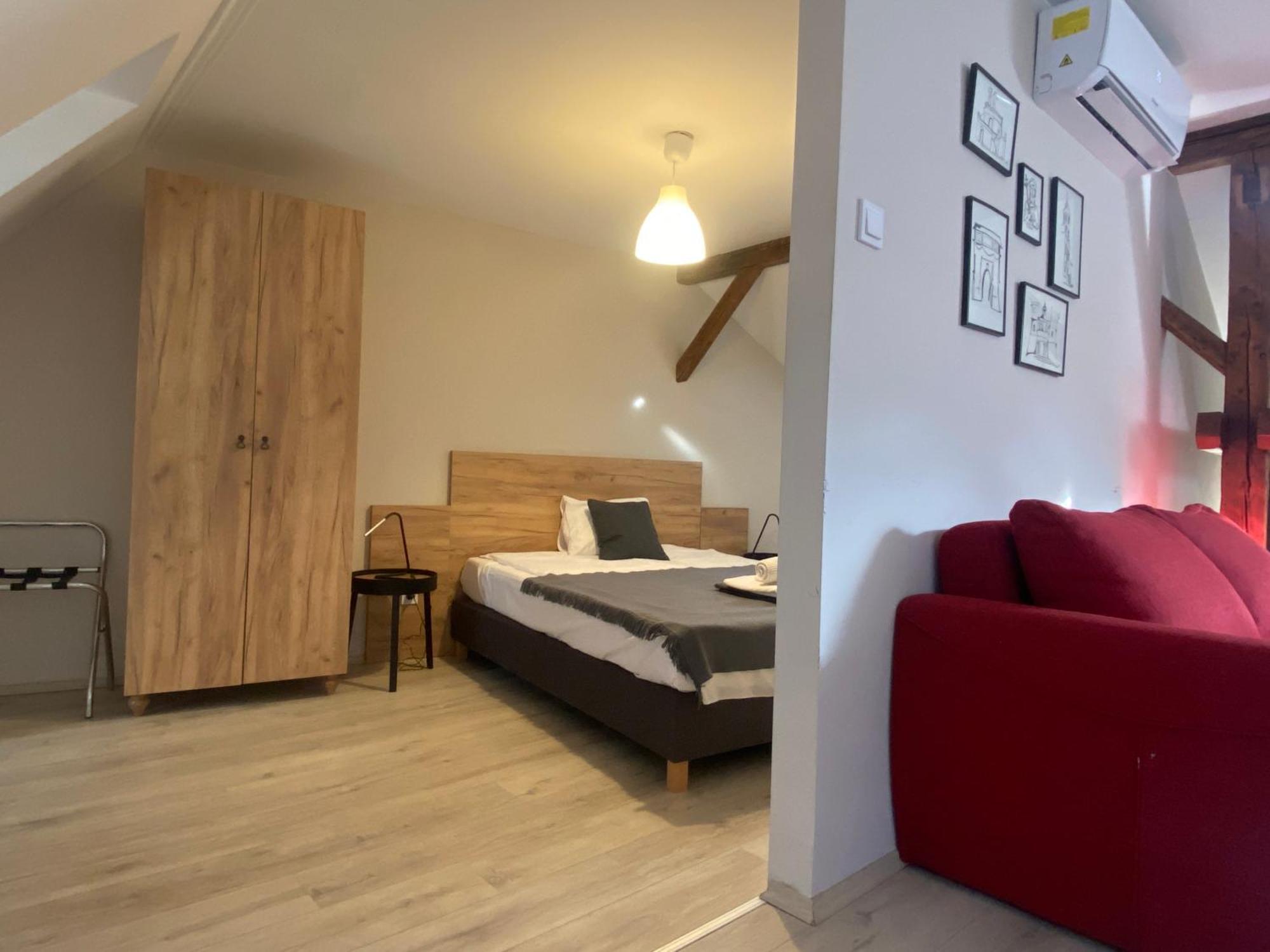 Vatus Apartmanhaz Vác المظهر الخارجي الصورة