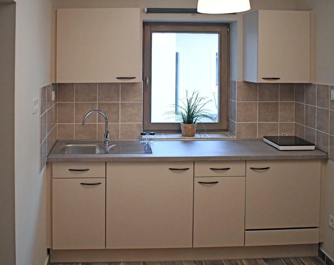 Vatus Apartmanhaz Vác المظهر الخارجي الصورة