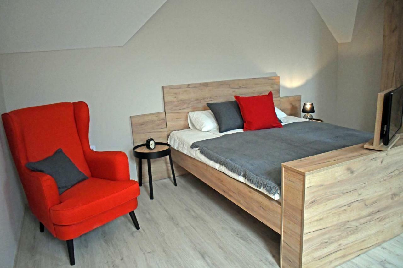 Vatus Apartmanhaz Vác المظهر الخارجي الصورة