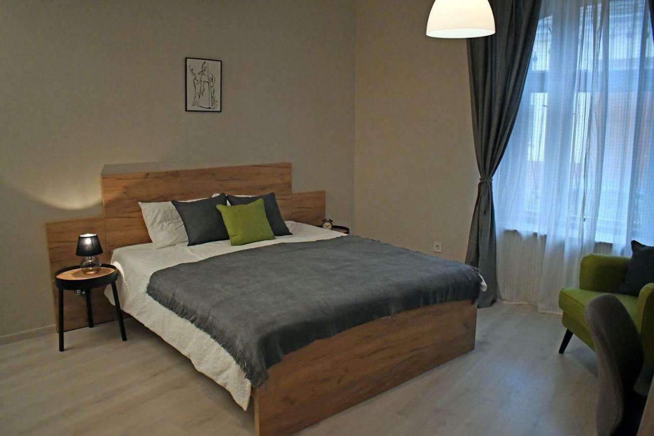 Vatus Apartmanhaz Vác المظهر الخارجي الصورة